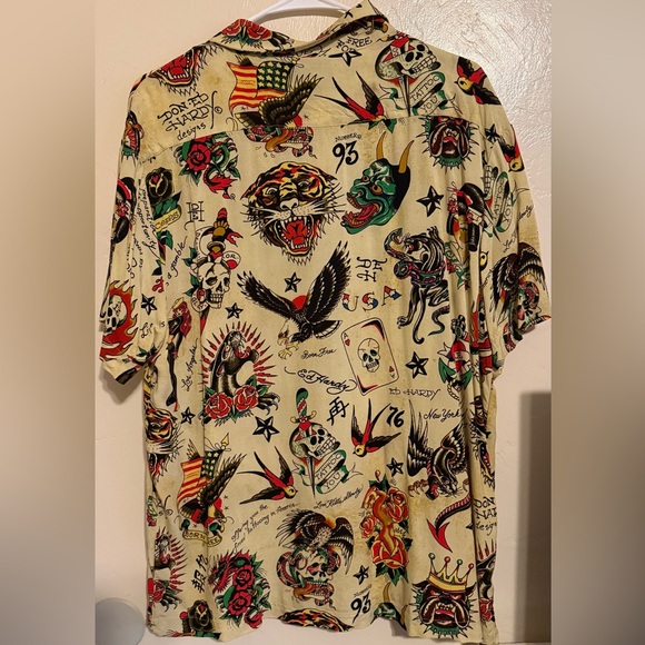 Traditional button up - Picture 2 of 3